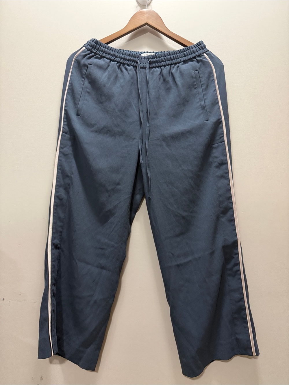 Aritzia Babaton Blue Track Pants with Side Stripe Size M /L35/ I25/ R11